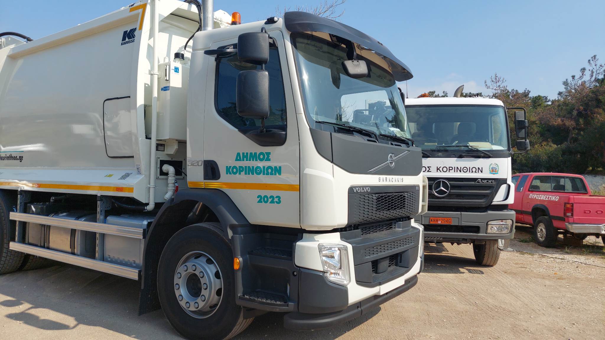 Παρελήφθησαν 4 ακόμα νέα απορριμματοφόρα! Βελτιώνεται περισσότερο η καθαριότητα στο Δήμο Κορινθίων